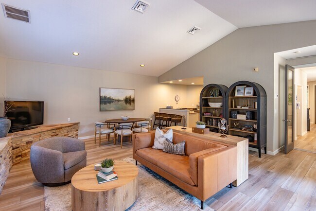 Foto del edificio - Black Lake Apartments