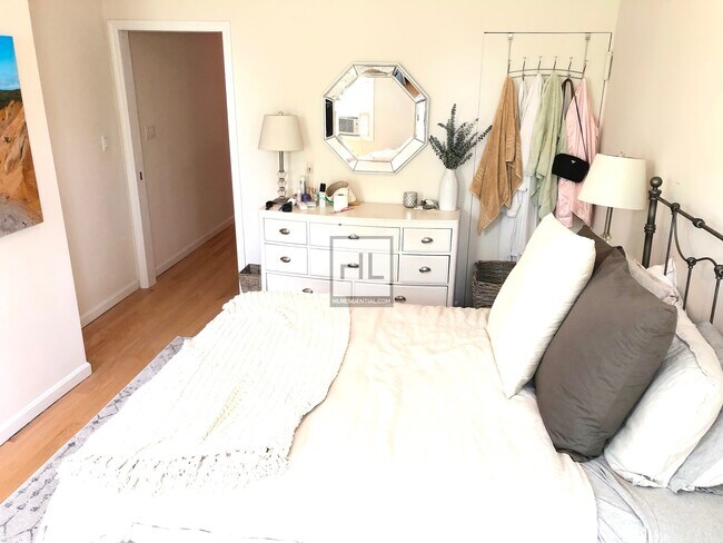 Foto del edificio - NORTH 8TH STREET & BERRY STREET