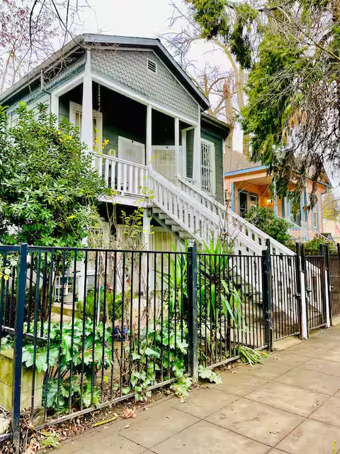 Building Photo - 906 E St