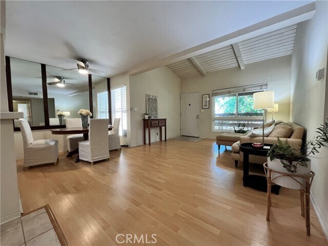 Foto del edificio - 3719 Country Club Dr