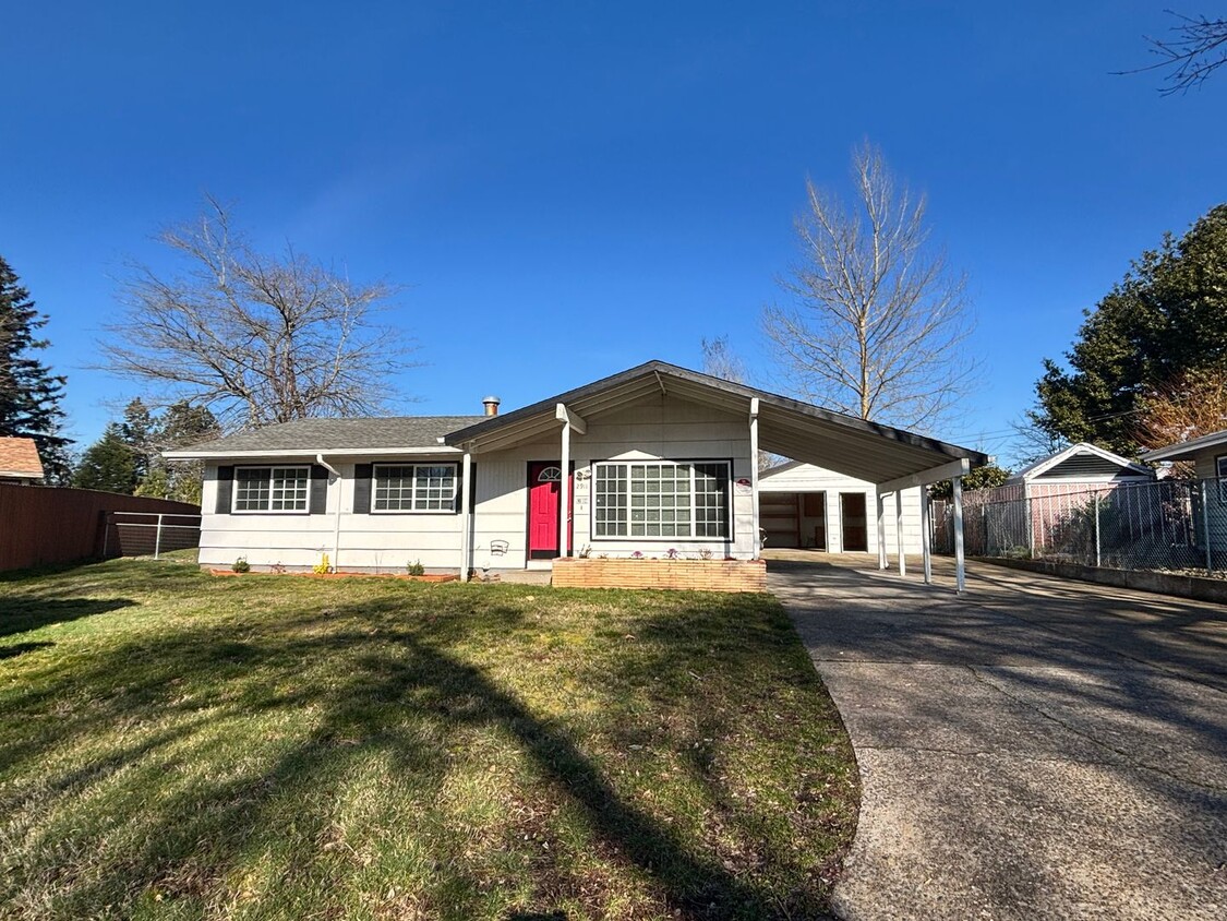 Primary Photo - Newly Updated 3 Bedroom Home in SE Portland