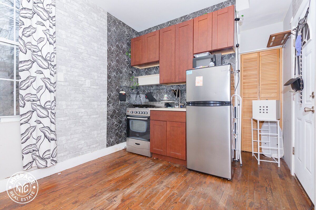 Foto principal - 1218 Bushwick Ave