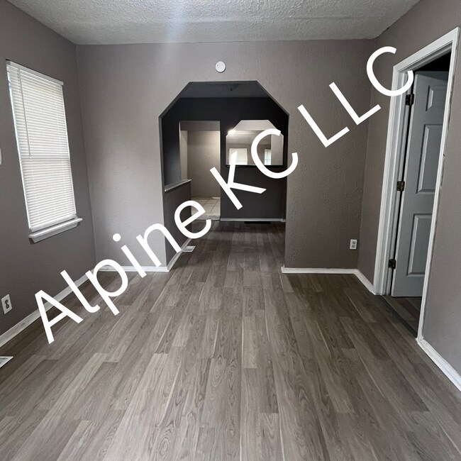 Foto del edificio - 5712 Anderson Ave