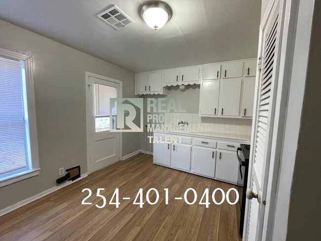 Foto del edificio - 2-Bedroom, 1-Bathroom Duplex Waco TX