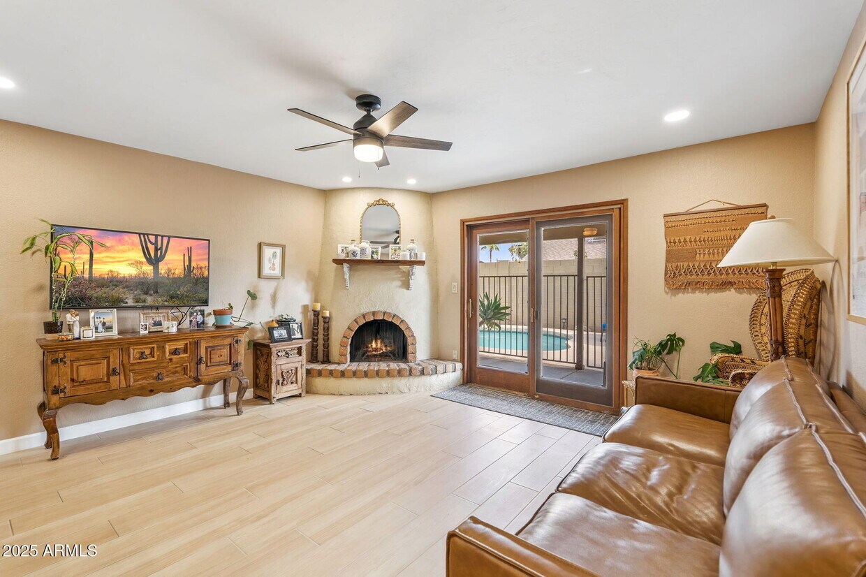 Foto principal - 10775 E Clinton St