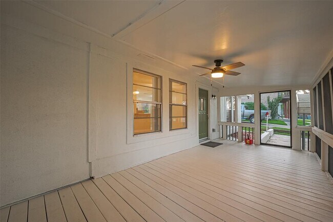 Foto del edificio - 1372 W Pine Lake Cir
