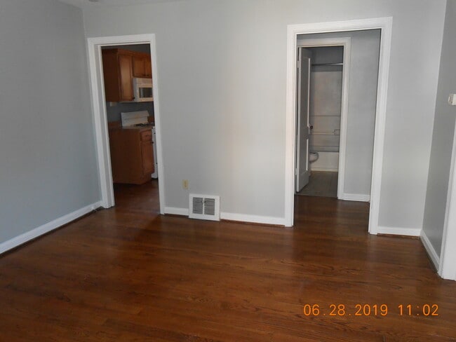 Living Room - 1343 Ida Ave