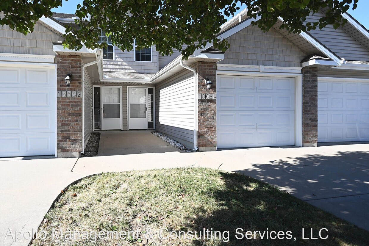 2 br, 2.5 bath House 13684 Post Oak Lane House Rental in Platte