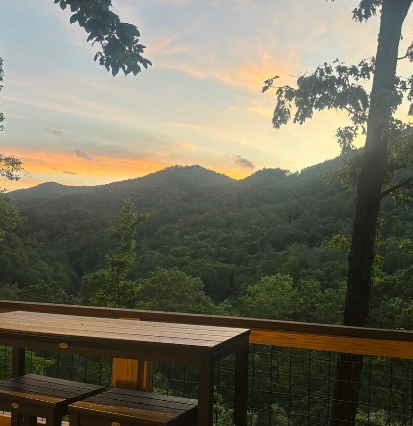 Photo - 233 River Rdg Pkwy (Tuckasegee, NC)