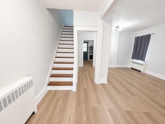 Photo du bâtiment - 24 Crosthwaite Ave N