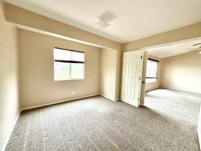 Building Photo - 502 N 200 E