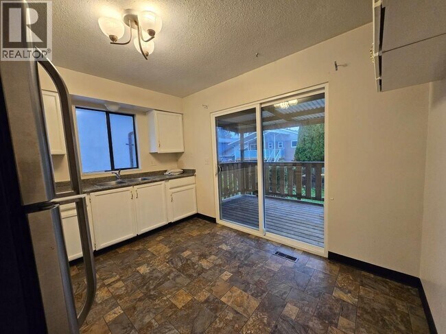 Building Photo - 1214 Nestor St