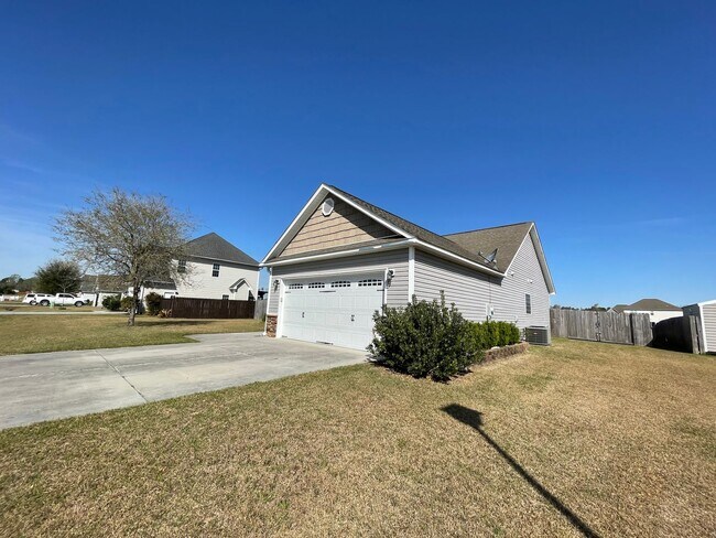 Foto del edificio - 113 Cypress Manor Ct