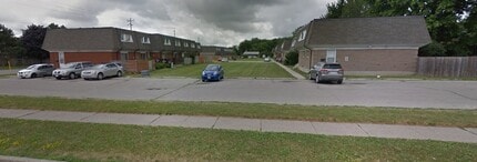 Building Photo - 922 Southdale Rd E