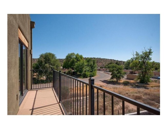 Desde la terraza superior de la Fase Uno que está completa - 4160 E Cliffside Trl