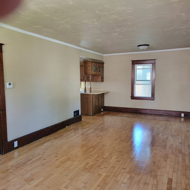 Building Photo - 609 E Kimberly Ave