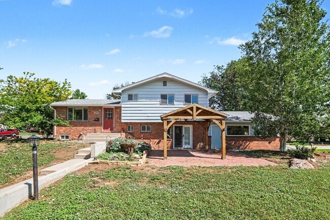 Remodeled 4-Bedroom Home on Corner Lot - Remodeled 4-Bedroom Home on Corner Lot