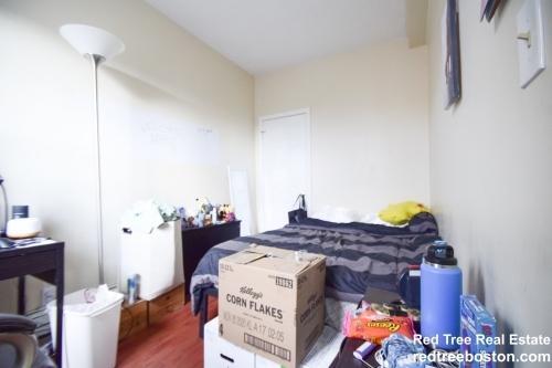 Building Photo - 3 bedroom in East Boston MA