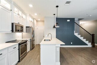 Building Photo - 2133 Lovedale Ave