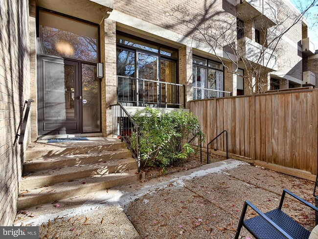 Building Photo - 1253 4th St SW