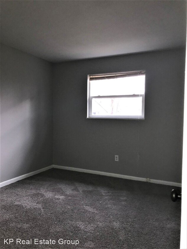 Building Photo - 3 br, 1 bath House - 1017 Bruckner Road