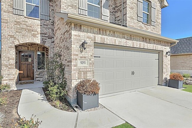Building Photo - 9295 Inland Leather Ln