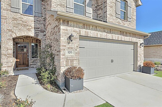 Foto del edificio - 9295 Inland Leather Ln