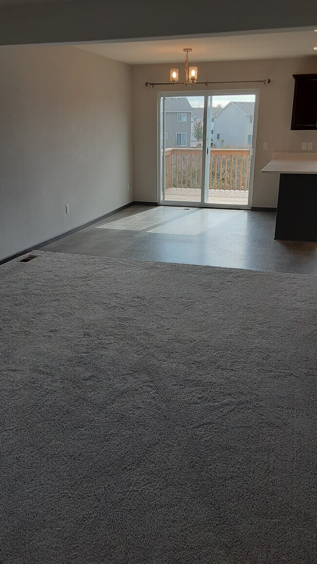 5180 61st St NW, Rochester, MN 55901 Townhouse for Rent in Rochester, MN