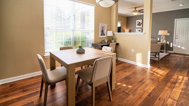 Building Photo - The Enclave Hartland