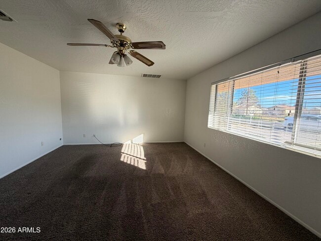 Foto del edificio - 426 E Elm St