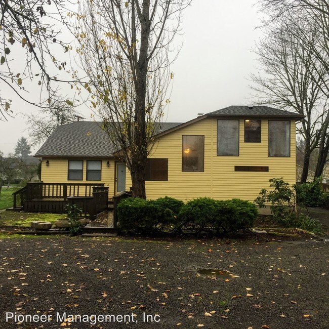 Building Photo - 95 E Beacon Dr