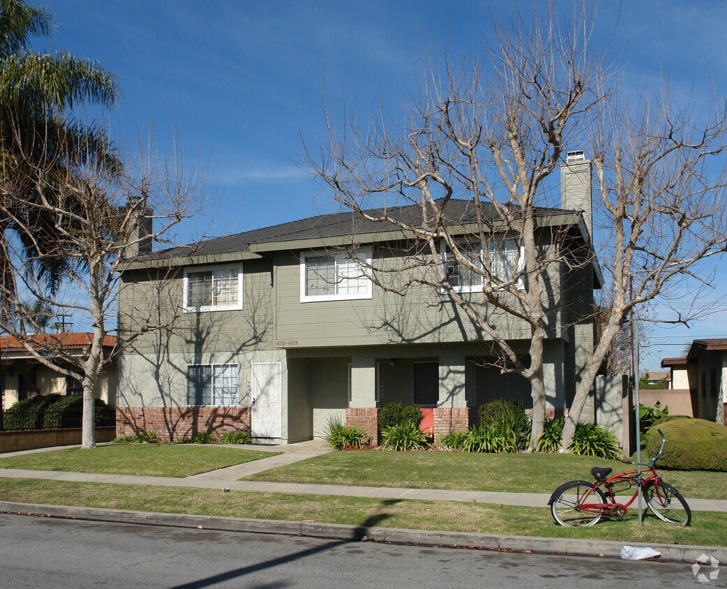 40314039 Howard Ave, Los Alamitos, CA 90720 Apartments in Los