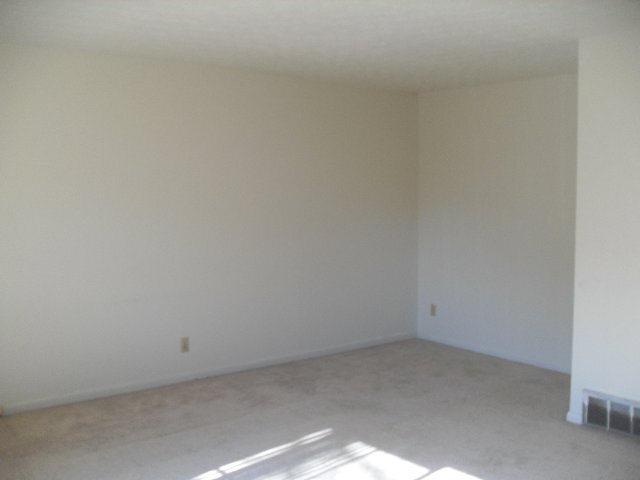 Foto del edificio - 5058 Hibbs Dr