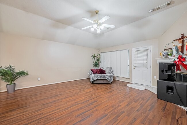 Foto del edificio - 10323 Emerald Pine Dr