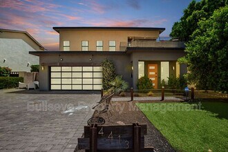 Building Photo - 4413 E Montecito Ave