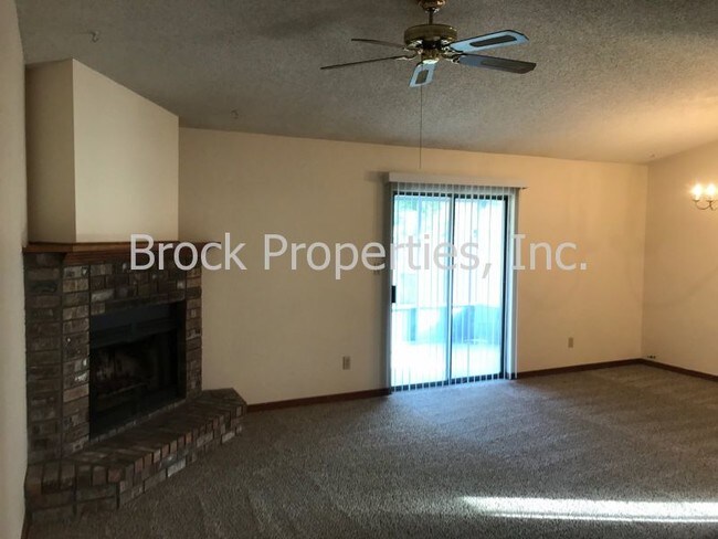 Building Photo - 449 Tampico Way