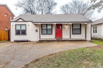 Building Photo - 223 Kayton Ave