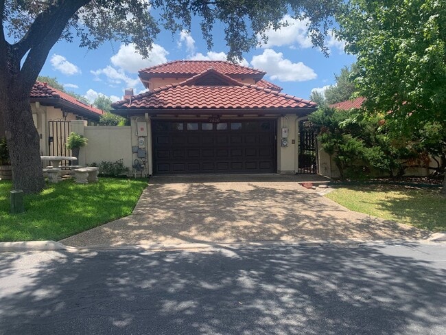 Foto del edificio - *COMING SOON!* 2 Bedroom Garden Style Villa Home In A Prime Location – Near Shopping & Dining!