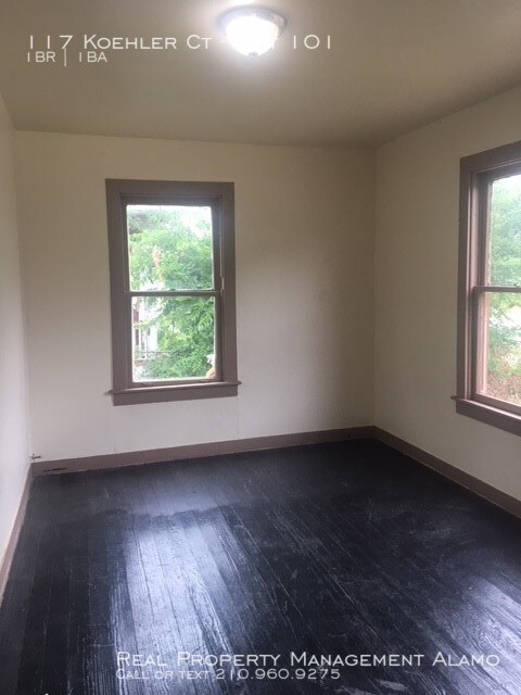 Foto del edificio - Charming Efficiency Located Near Downtown!