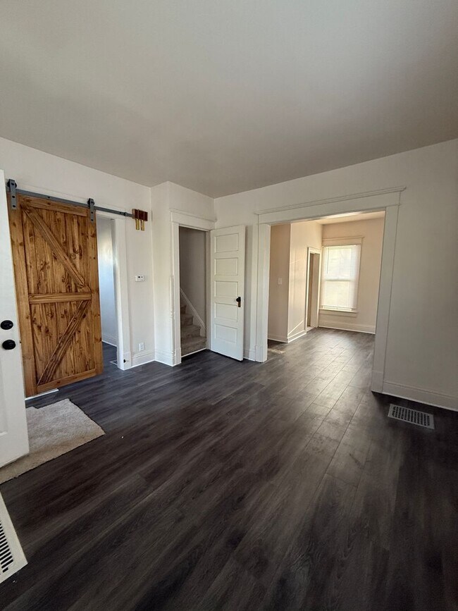 Foto del edificio - 3 Bedroom 1.5 Bathroom HOUSE
