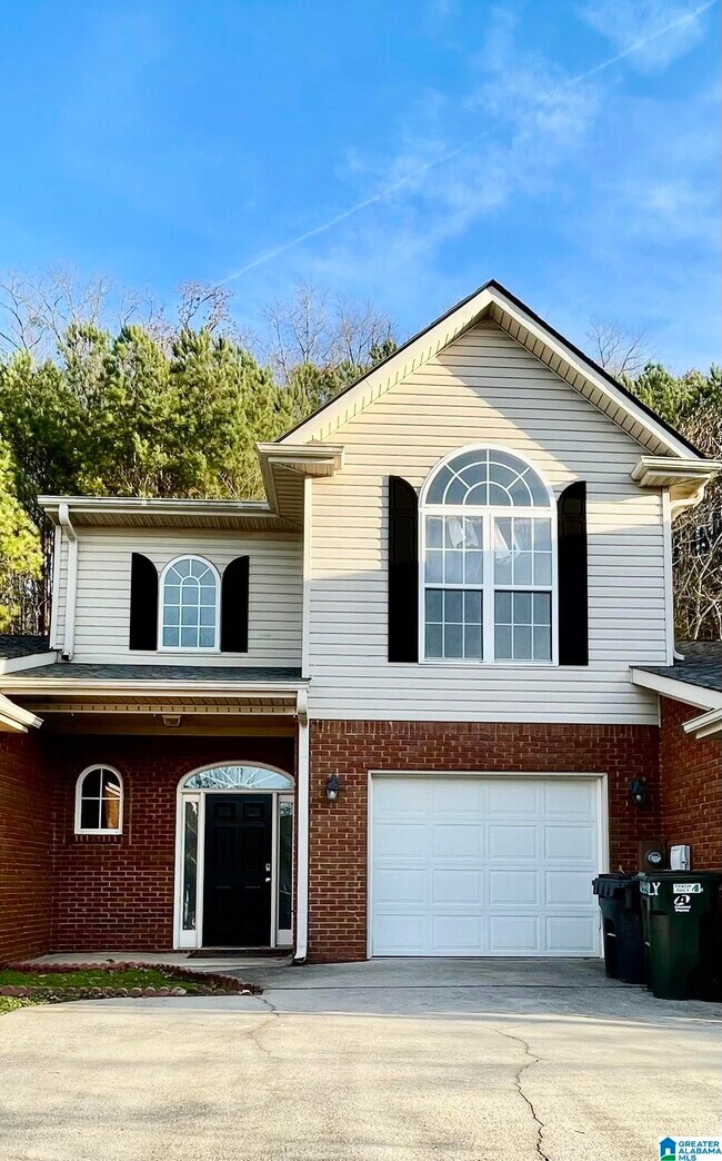 Foto del edificio - 156 Hayesbury Ct