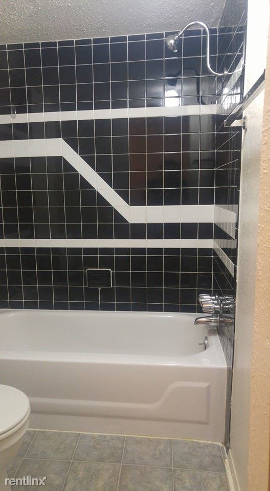 Building Photo - 2 br, 1 bath Apartment - 6026 NW 23rd St
