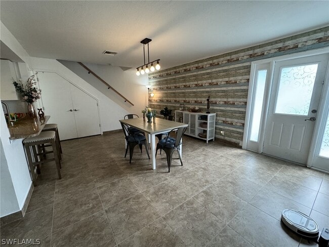 Building Photo - 3260 Royal Canadian Trace