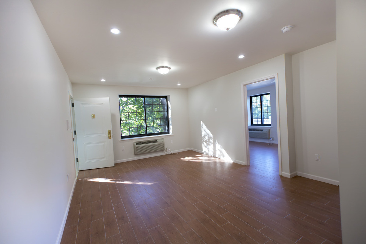 Foto principal - 148 Van Cortlandt Park S
