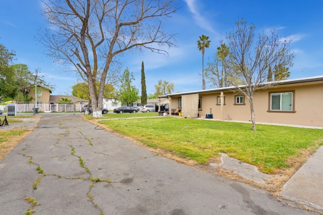 Building Photo - 3600 27th Ave