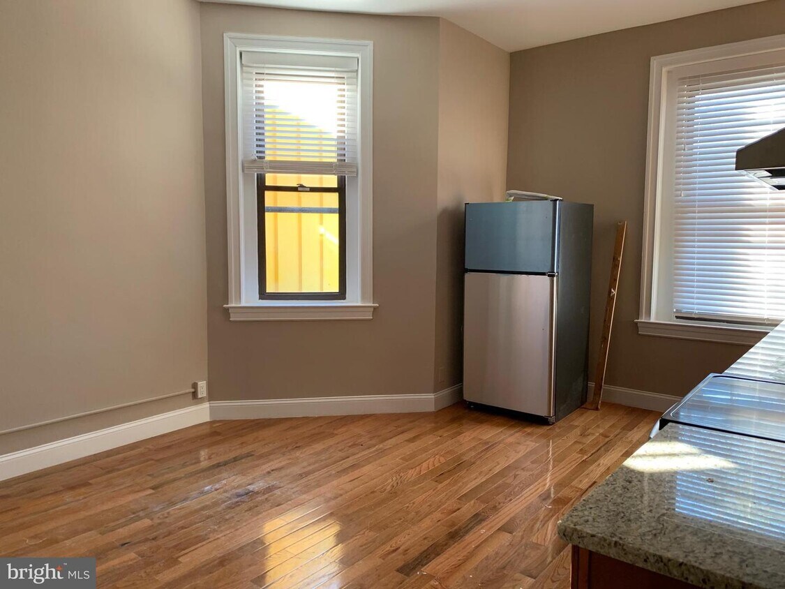 Foto principal - 53 E Butler Ave