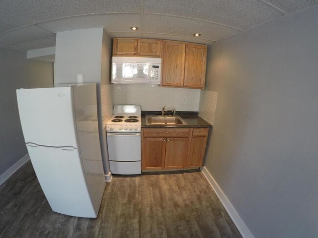 Building Photo - 100 Parkway Blvd Unit #27