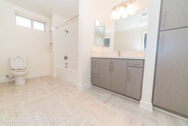 Building Photo - 14055 Archwood St