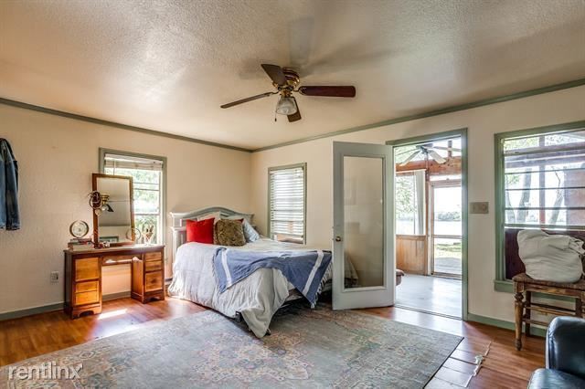 Building Photo - 1 br, 1 bath House - 2431 E Lake Dr
