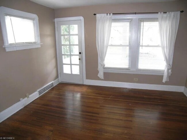 Foto del edificio - 1681 Sunview Rd